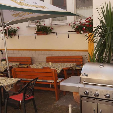 Hotel-Restaurant Ehses Цельтінґен-Рахтіґ Екстер'єр фото