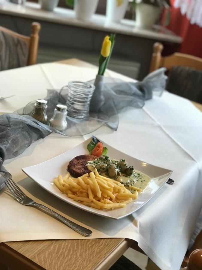 Hotel-Restaurant Ehses Цельтінґен-Рахтіґ Екстер'єр фото