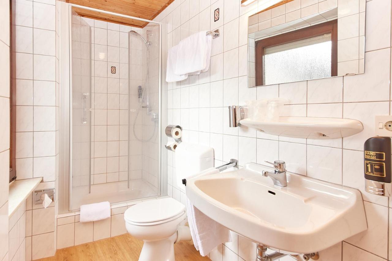 Hotel-Restaurant Ehses Цельтінґен-Рахтіґ Екстер'єр фото