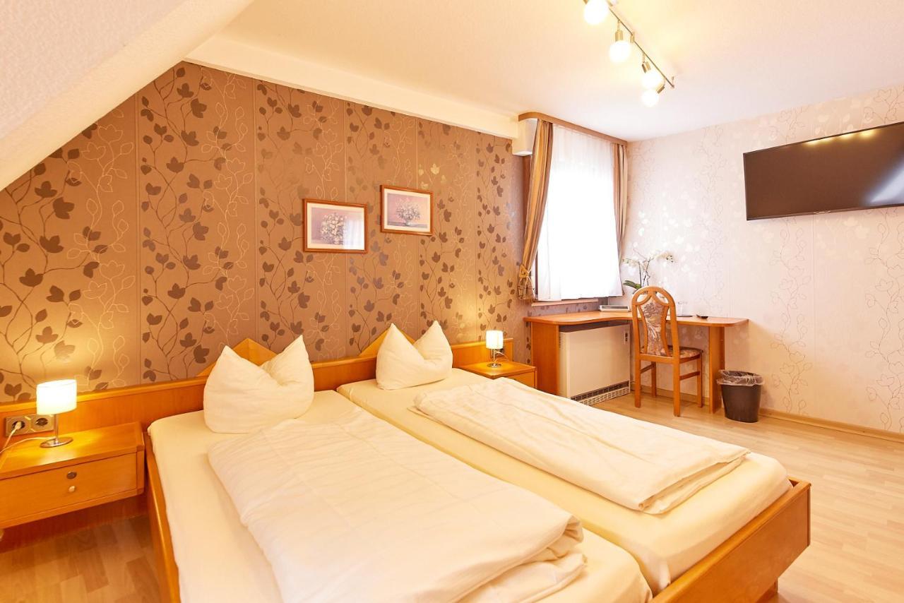 Hotel-Restaurant Ehses Цельтінґен-Рахтіґ Екстер'єр фото